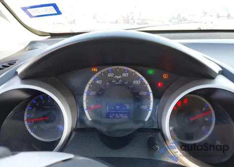 2010 Honda Fit Sport z USA, uszkodzony, nr VIN JHMGE8H46AC011721